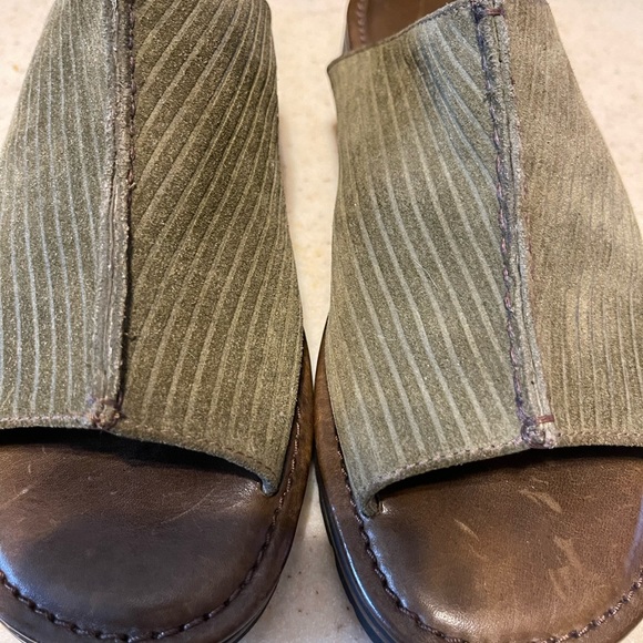 Cole Haan Suede Top Seam Corduroy Look Olive Green Women Size 7.5 Preowned USED - Picture 2 of 9